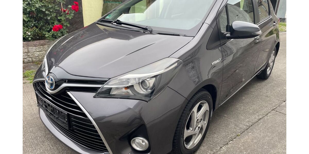 Toyota Yaris 65.545 km 11.999 &euro; Berlin 12099