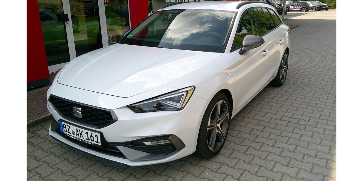 Seat Leon 6.000 km 26.980 &euro; Steinigtwolmsdorf 01904