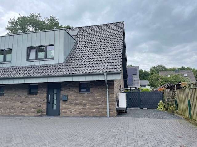 Haus zum Mieten in Hamminkeln 1.350 € 123.79 m²