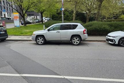 Jeep Compass 198.000 km 4.799 &euro; Aachen 52072
