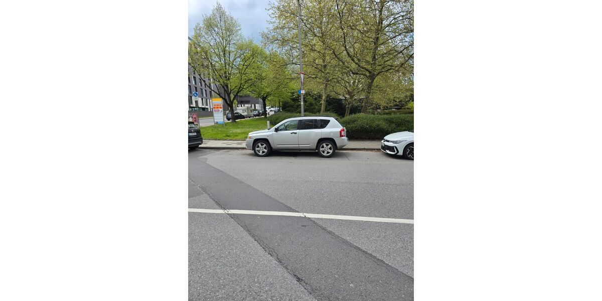 Jeep Compass 198.000 km 4.799 &euro; Aachen 52072