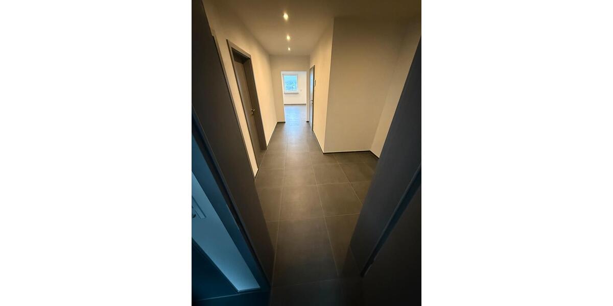 Dachgeschoßwohnung Siegen - 4 Zimmer, 103 m&sup2;, 1.200&euro; | Angebot:25402751