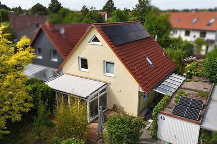 Idyllisch gelegene, geräumige Doppelhaushälfte mit Wintergarten auf Erbpachtgrundstück! 5 zimmer