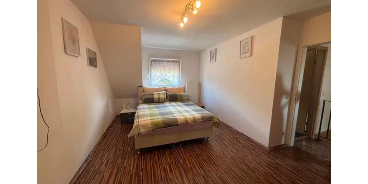 Einfamilienhaus Oberhausen Osterfeld - 8 Zimmer, 170 m&sup2;, 398.000&euro; | Angebot:24836135