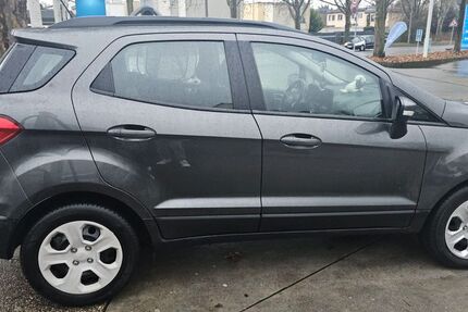 Ford EcoSport 66.000 km 14.400 &euro; Stuttgart 70374