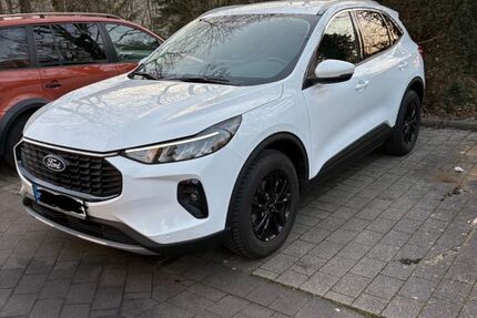 Ford Kuga 13.000 km 20.111 &euro; Frankfurt am Main 60529