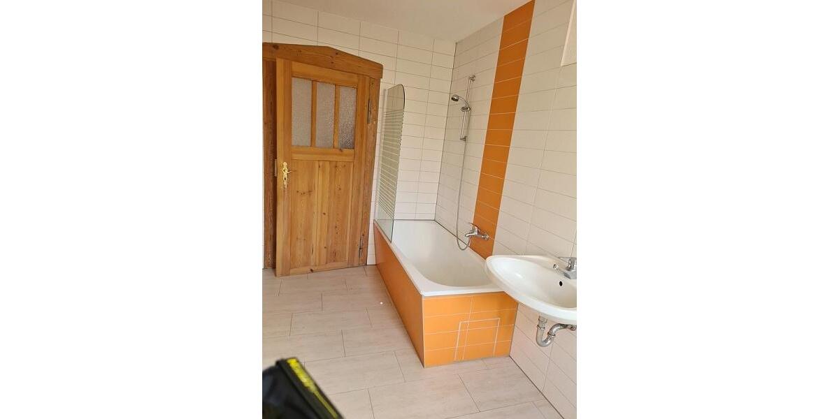 Dachgeschoßwohnung Reichenbach im Vogtland - 3 Zimmer, 85 m&sup2;, 425&euro; | Angebot:26384061