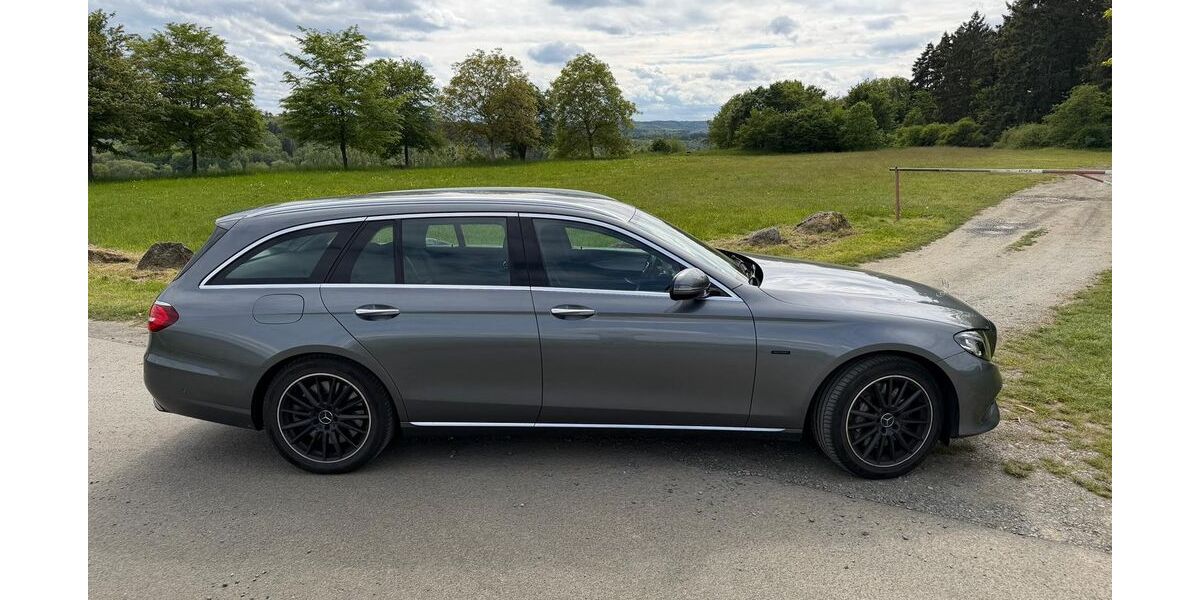 Mercedes-Benz E 300 79.400 km 26.200 &euro; Schöffengrund 35641