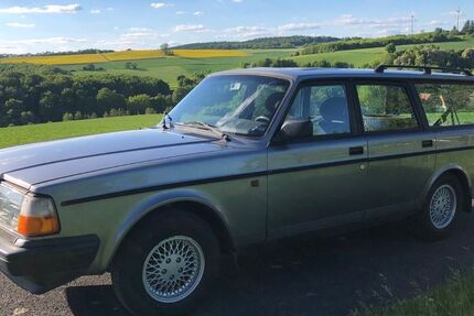 Volvo 240 355.000 km 6.900 € Bebra 36179
