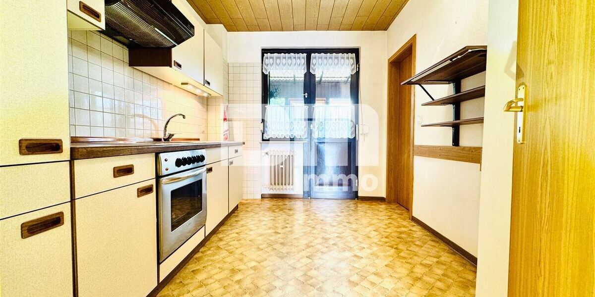 Solide Doppelhaushälfte mit viel Potenzial, Wintergarten und schönem Garten in beliebter Lage - Doppelhaushälfte Fuldabrück | Angebot:27302786