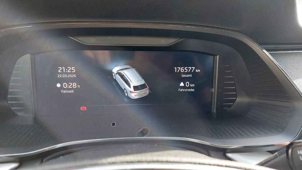 Skoda Octavia 173.000 km 16.200 &euro; Trieb 08239