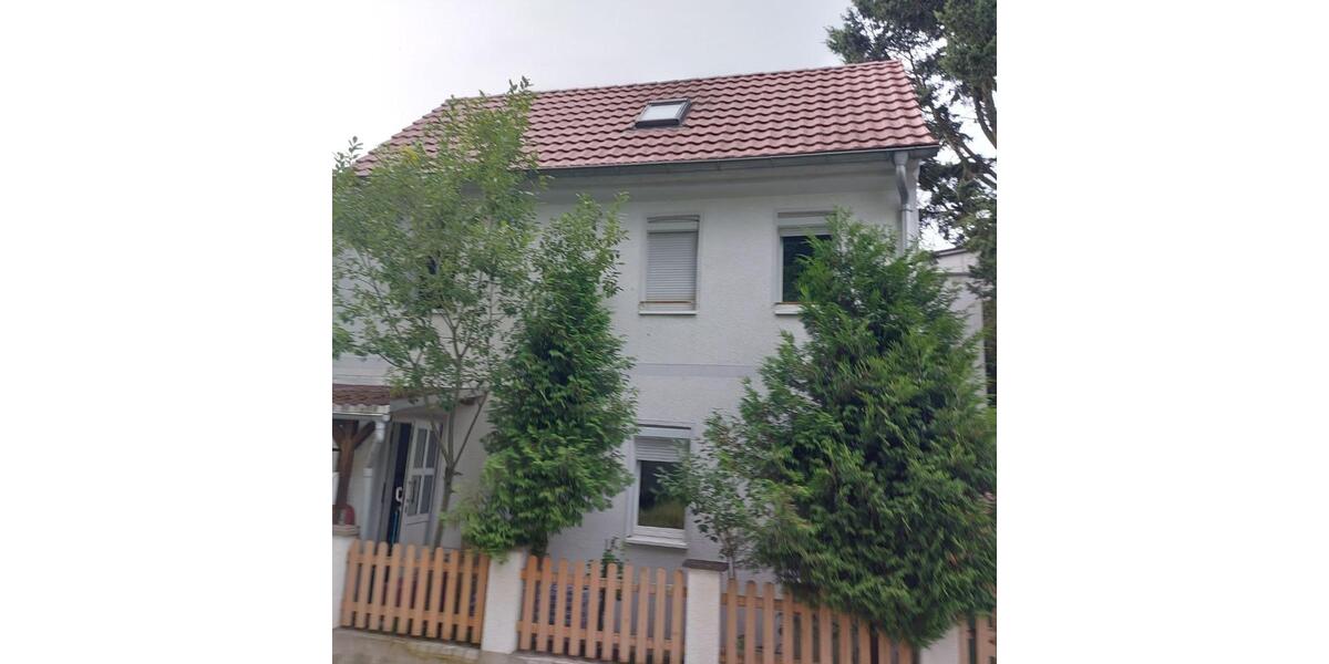 Kleines Haus, kl. Grundstück, Versorger, Ärzte, Schule fußläufig 3 zimmer