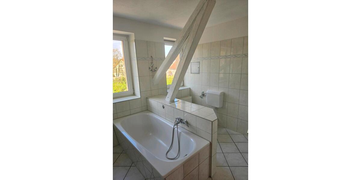 Dachgeschoßwohnung Aschersleben - 4 Zimmer, 90 m&sup2;, 750&euro; | Angebot:26211977