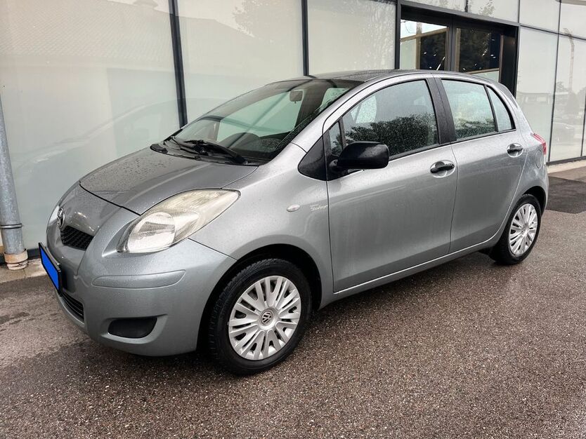 Toyota Yaris 99.000 km 3.299 € Kolbermoor 83059