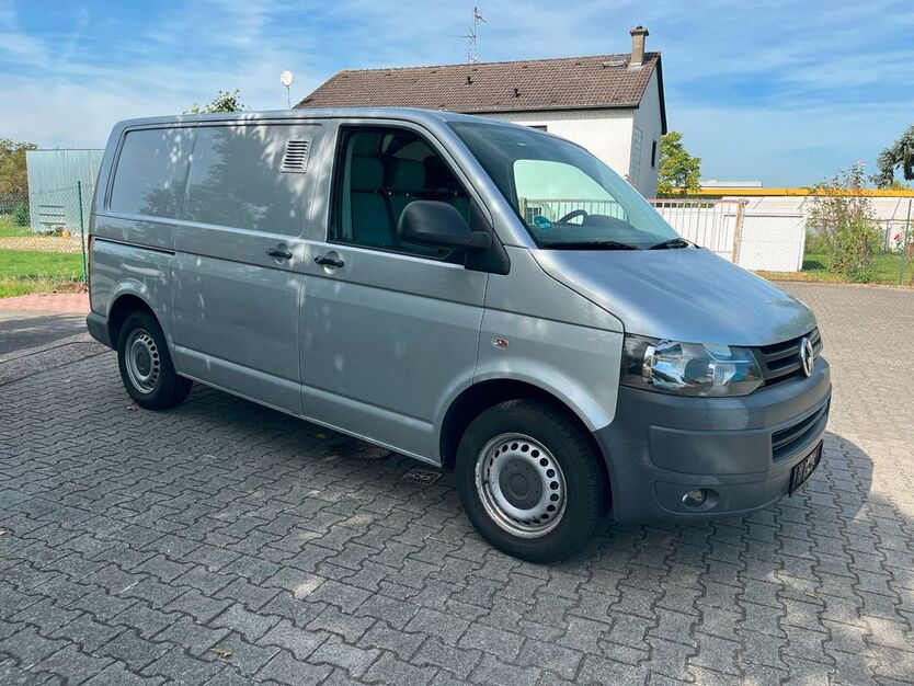 VW T5 Transporter 179.000 km 8.900 € Biebesheim am Rhein 64584