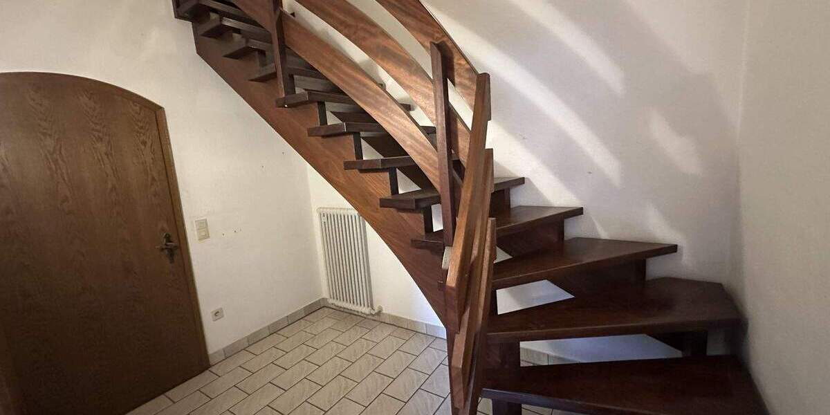 Einfamilienhaus Steinheim - 6 Zimmer, 262 m&sup2;, 299.000&euro; | Angebot:25069589