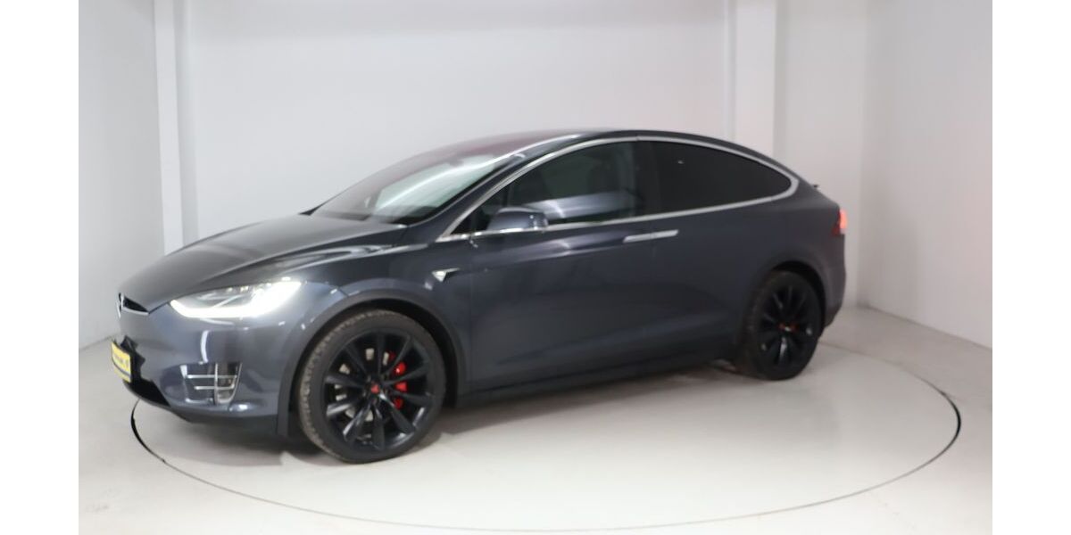 Tesla Model X 124.895 km 39.890 &euro; Dresden 01237