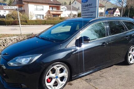 Ford Focus 142.500 km 7.990 &euro; Illingen - Schützingen 75428