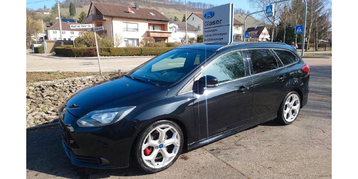 Ford Focus 142.500 km 7.990 &euro; Illingen - Schützingen 75428