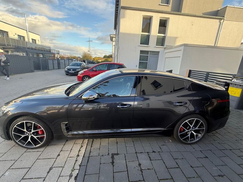Kia Stinger 105.000 km 19.999 € Berlin, BRITZ 12347