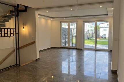 Haus zum Mieten in Offenbach am Main 2.750 € 165 m² 5 zimmer