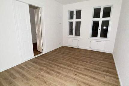 **Besichtigung: Di., 23.12.2025 um 18:15 Uhr** Renovierte Familien-Wohnung im schönen Eberswalde! 4 zimmer