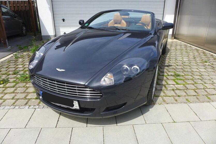 DB9