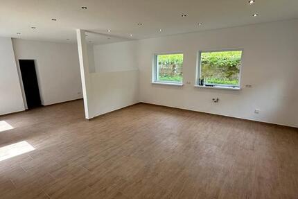 Haus Kaufungen - 14 Zimmer, 352 m&sup2;, 375.000&euro; | Angebot:26545000