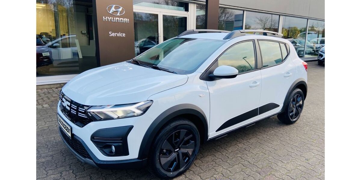 Dacia Sandero 2.500 km 15.480 &euro; Flensburg 24941