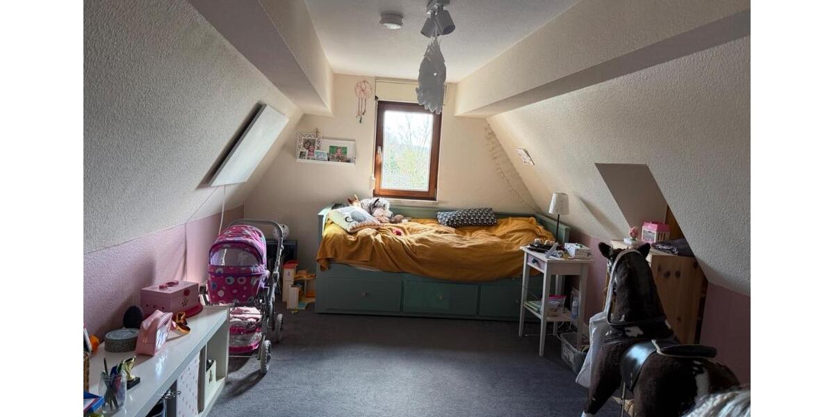 Einfamilienhaus Idstein - 7 Zimmer, 220 m&sup2;, 1.700&euro; | Angebot:25310411