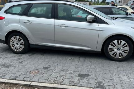 Ford Focus 280.000 km 3.100 &euro; Berlin 12057