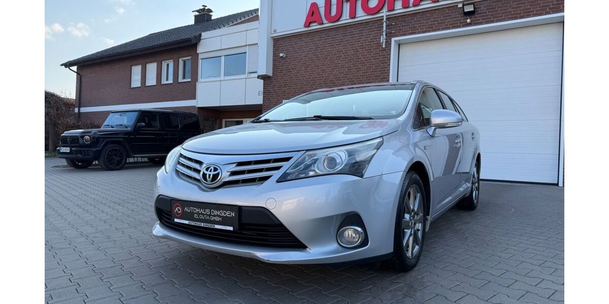 Toyota Avensis 238.000 km 5.950 &euro; Hamminkeln 46499