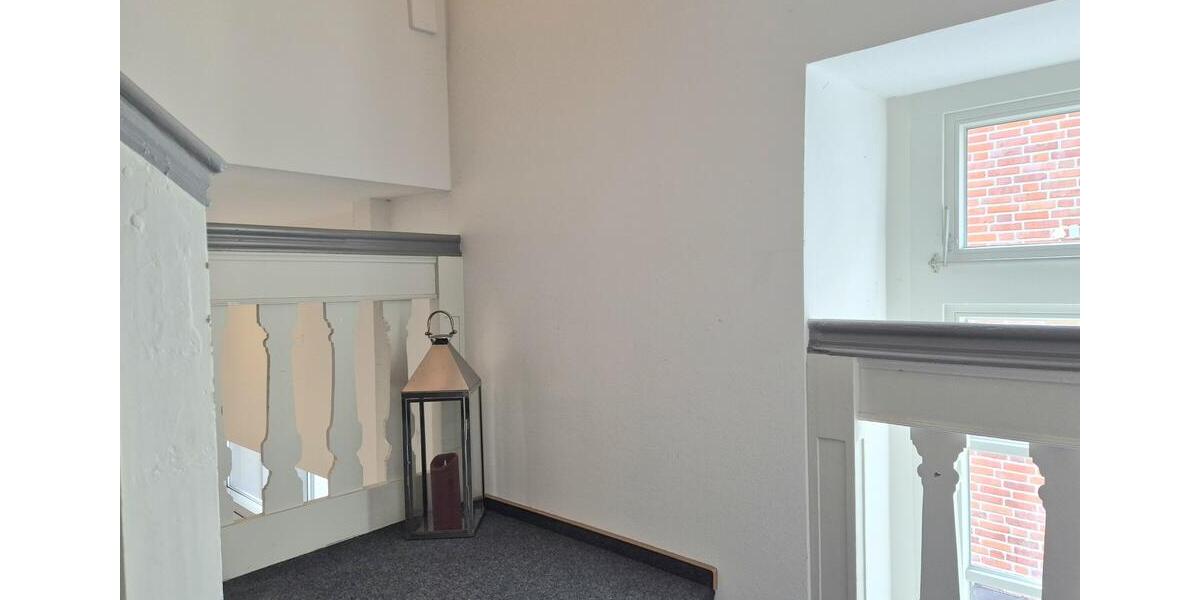Dachgeschoßwohnung Esens - 2 Zimmer, 75 m&sup2;, 600&euro; | Angebot:26368384