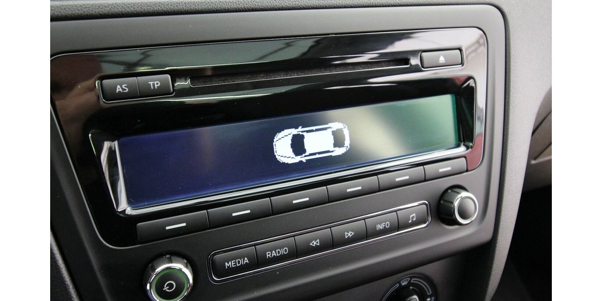 Skoda Rapid 1.2 TSI Spaceback Style Plus XENON+PANO 149.251 km 7.290 &euro; Hagenow 19230