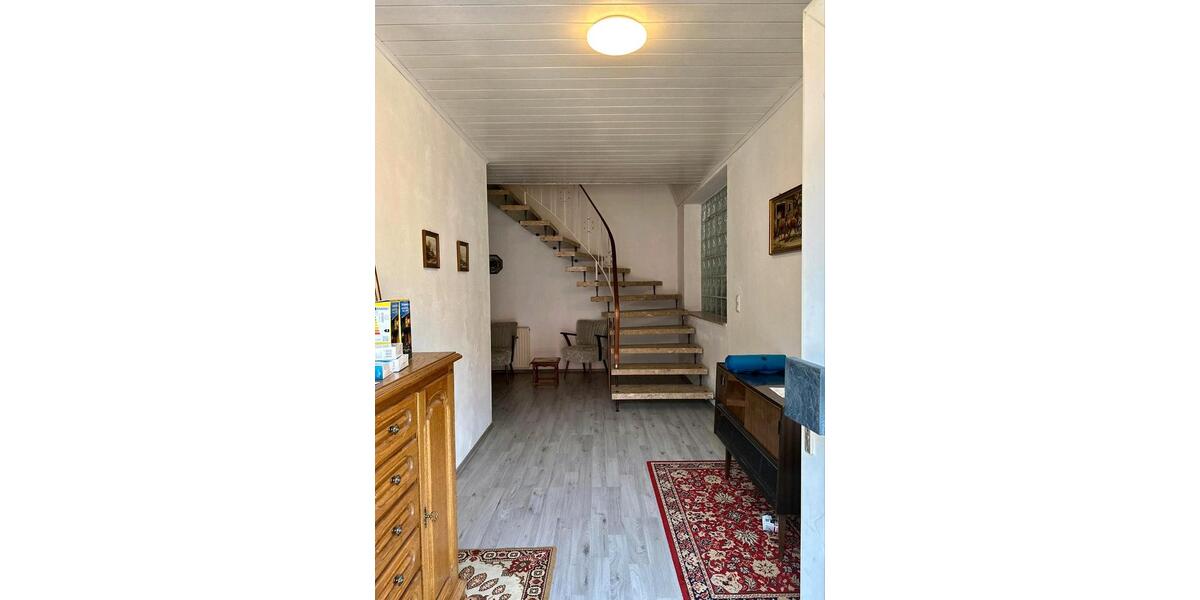 Einfamilienhaus Stolzenau - 6 Zimmer, 250 m&sup2;, 1.400&euro; | Angebot:26592257