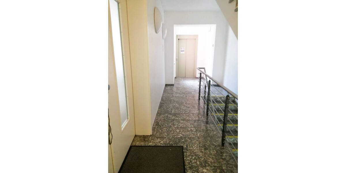 Gewerbeeinheit im Herzen von Saalfeld - Ideal für Arztpraxis oder Büroräume 6 zimmer