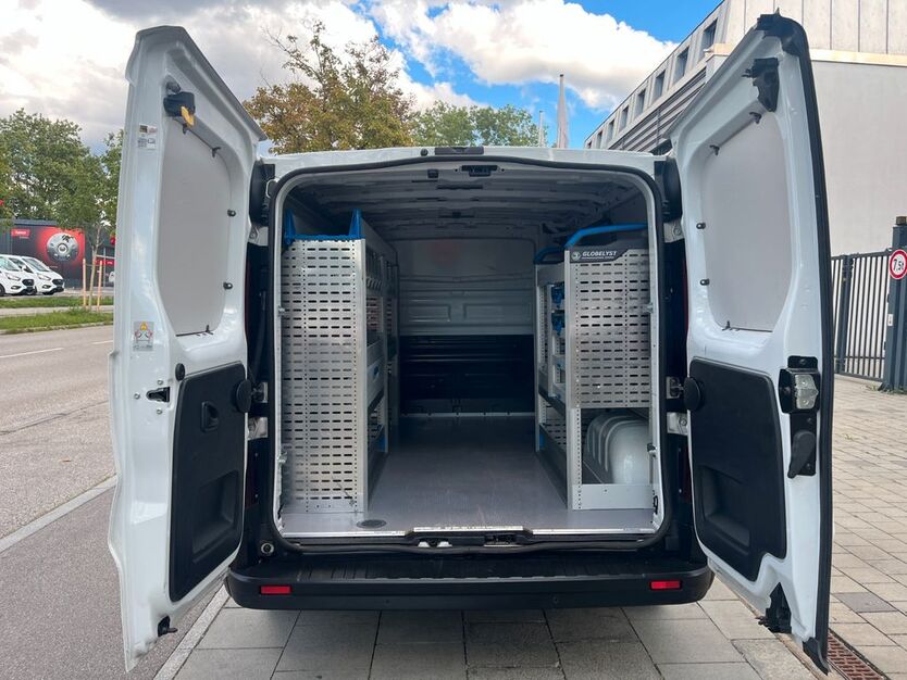 Opel Vivaro 89.968 km 15.980 € München 81825