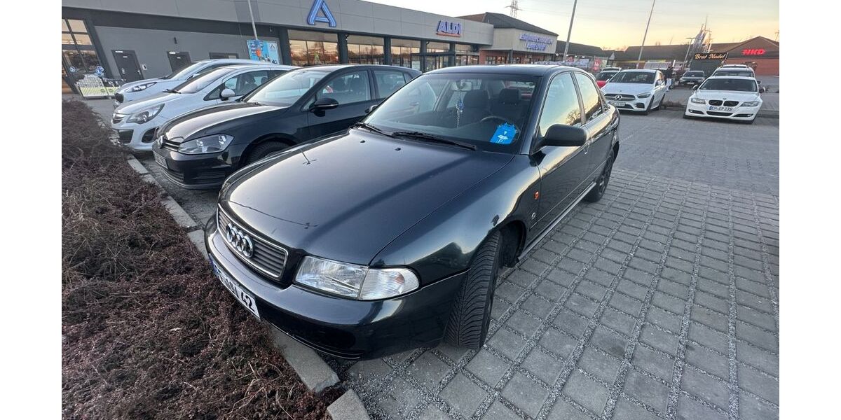 Audi A4 223.000 km 1.399 &euro; Frankfurt oder 15234