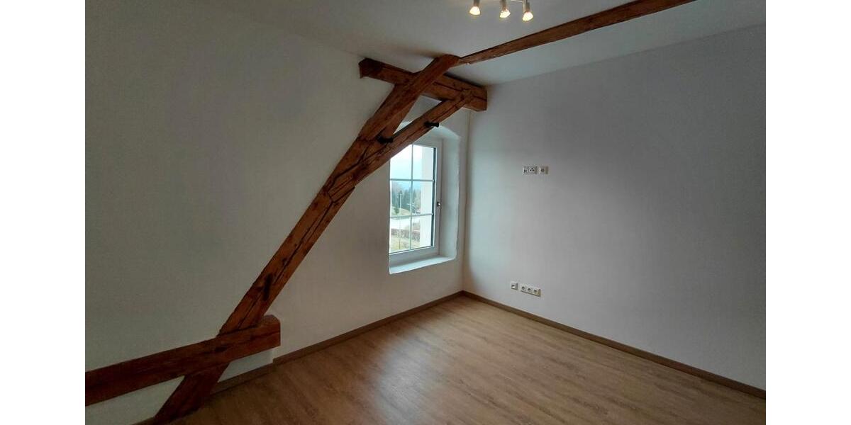 Dachgeschoßwohnung Jandelsbrunn - 4 Zimmer, 129 m&sup2;, 820&euro; | Angebot:26067068