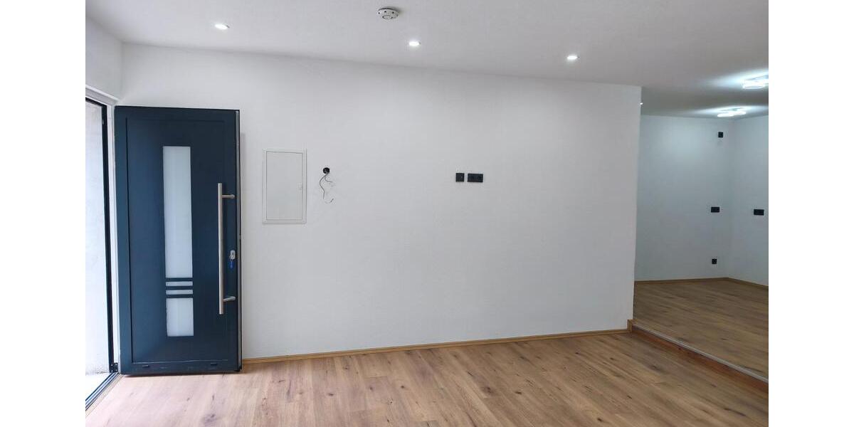 Erdgeschoßwohnung Eningen unter Achalm - 1 Zimmer, 60 m&sup2;, 700&euro; | Angebot:25966480