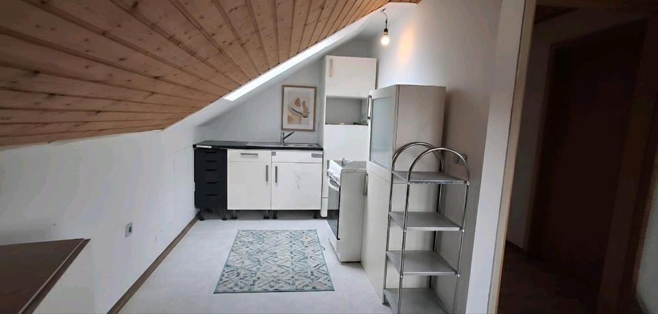 Dachgeschoßwohnung Villingen-Schwenningen Schwenningen - 2.5 Zimmer, 54 m&sup2;, 650&euro; | Angebot:26321280