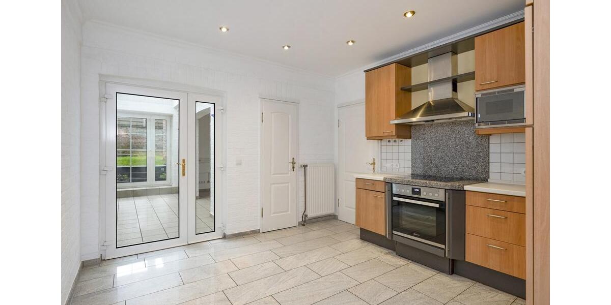 Einfamilienhaus Gangelt - 6 Zimmer, 220 m&sup2;, 2.400&euro; | Angebot:25160824