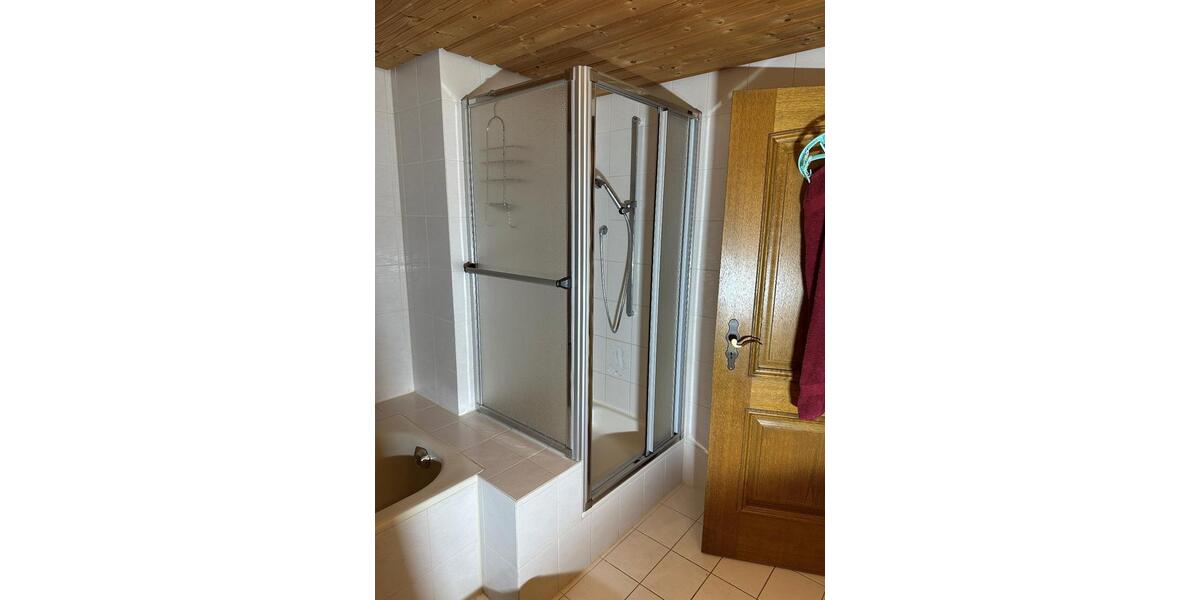 Dachgeschoßwohnung Salzweg - 3.5 Zimmer, 104 m&sup2;, 900&euro; | Angebot:26408502