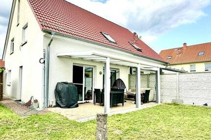 Familienfreundliches Wohnen - moderne Doppelhaushalte von 2011 in ruhiger Lage ! 5 zimmer