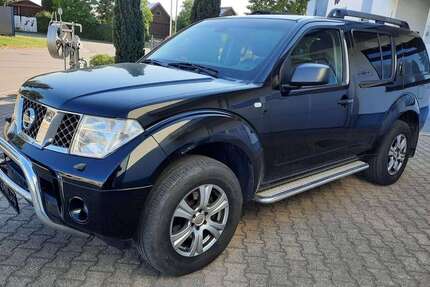 Nissan Pathfinder 262.000 km 6.990 &euro; Holzgerlingen 71088