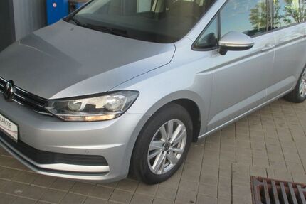 VW Touran 62.000 km 23.390 &euro; Dombühl 91601