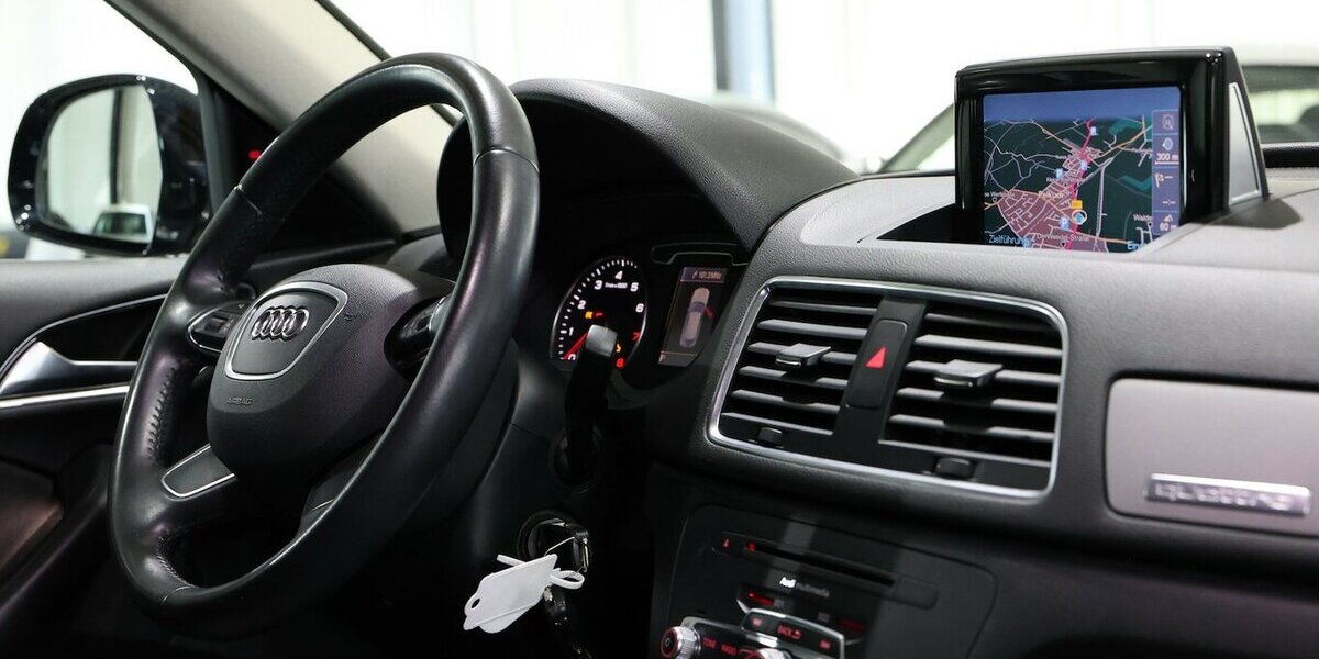 Audi Q3 2.0 TFSI QUATTRO SPORT / NAVI+KAMERA / ALLRAD 97.000 km 16.444 &euro; Hamm 59077