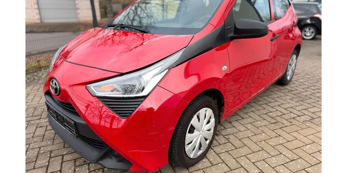 Toyota Aygo (X) 72.000 km 5.999 &euro; Merzig 66663