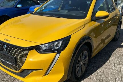 Peugeot 208 24.350 km 14.480 &euro; Siegen 57072