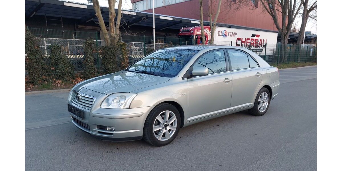 Toyota Avensis 167.000 km 2.200 &euro; Berlin 13581